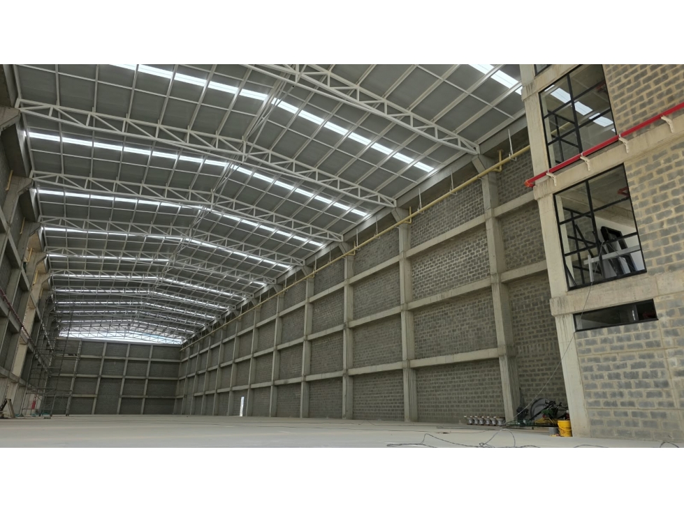 Bodega Super Bien Ubicada y Amplia en Siberia - 1
