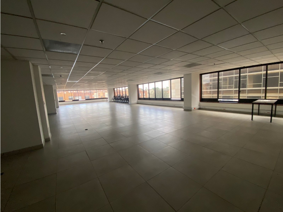 Oficina Salitre en Zona Comercial y de Alto Trafico — foto 4