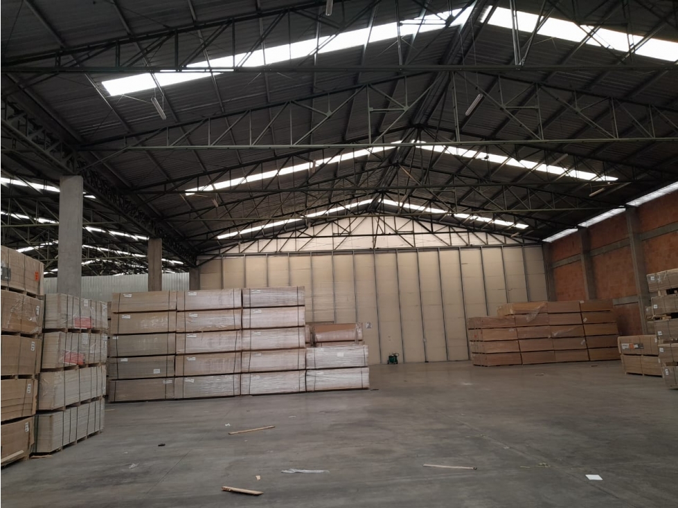 Bodega Super Bien Ubicada en Madrid 16000 m2 - 5