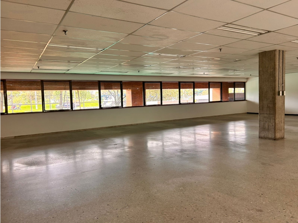 Oficina en Zona de Alto Trafico Av. el Dorado — foto 3