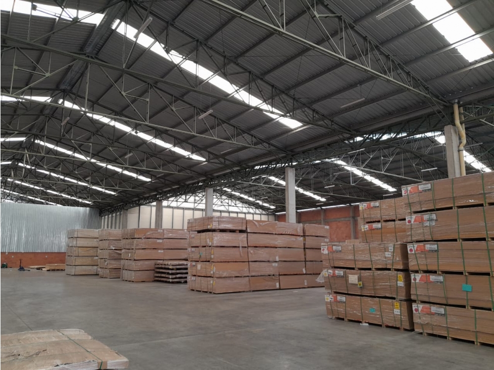 Bodega Super Bien Ubicada en Madrid 16000 m2 - 2