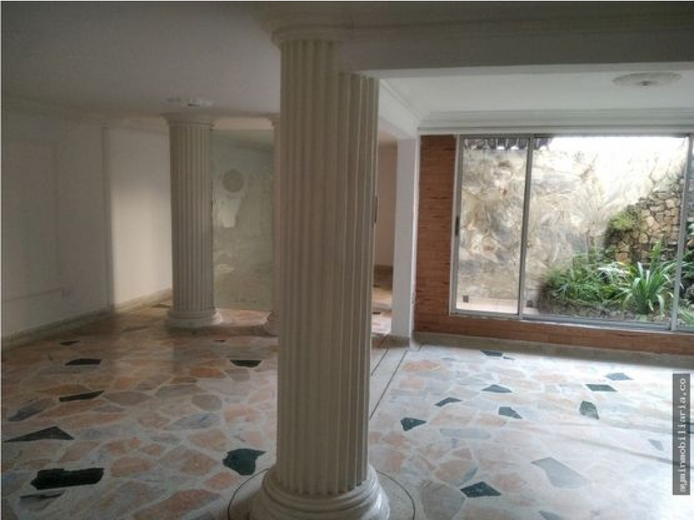 VENTA CASA DOS PISOS SANTA ANITA CALI