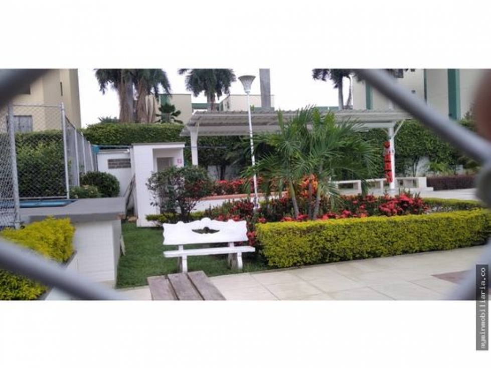 ALQUILER DE APARTAMENTO PISO 4 CON PARQUEADERO PROPIO