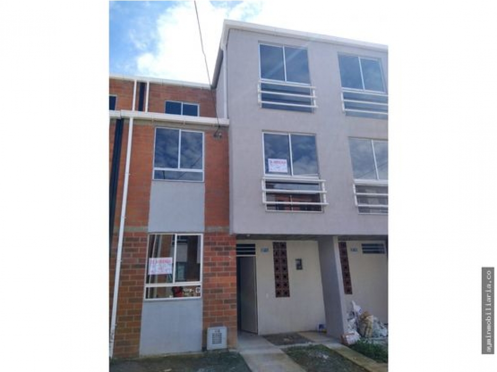 VENTA DE CASA TRES NIVELES EDEN DEL PARQUE JAMUNDI