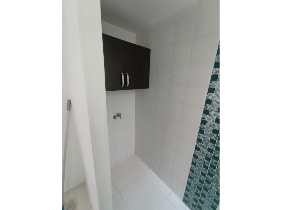 VENTA APARTAMENTO 4 PISO BARRIO LAS GRANJAS CALI unidad con piscina — foto 4
