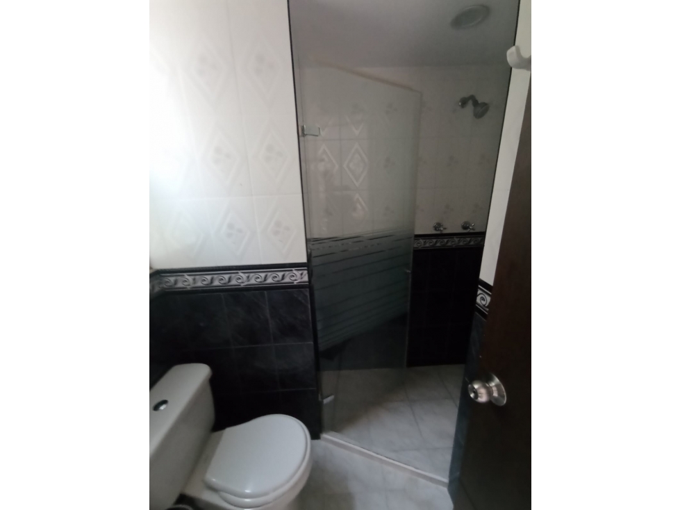 VENTA APARTAMENTO 4 PISO BARRIO LAS GRANJAS CALI unidad con piscina — foto 5