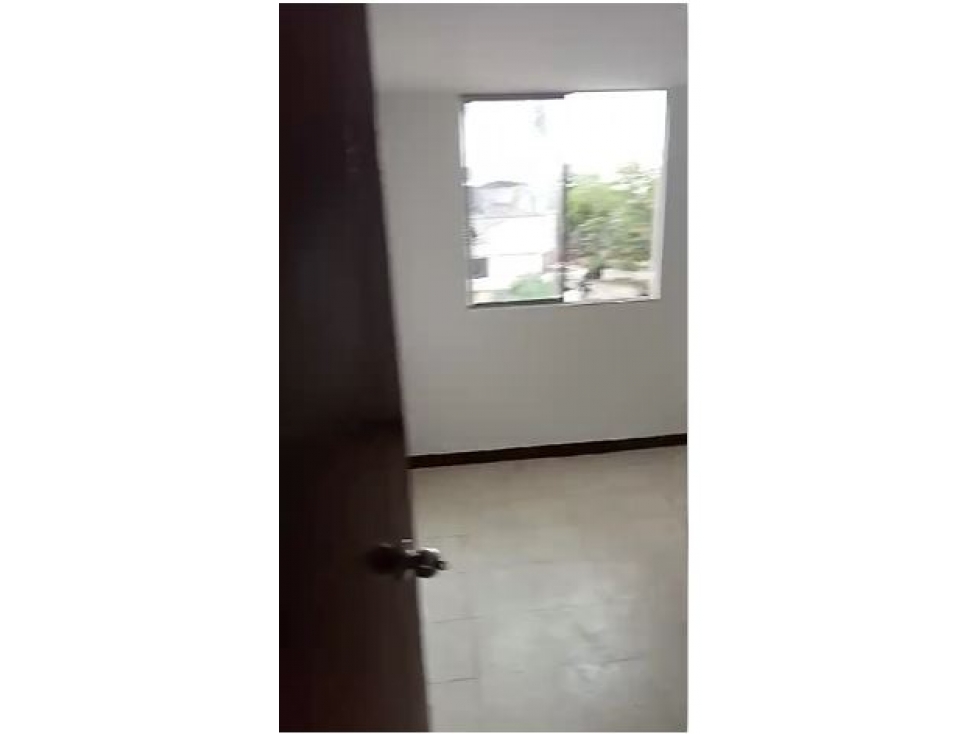VENTA DE APARTAMENTO EN CIUDAD MODELO PARQUEADERO PROPIO — foto 4
