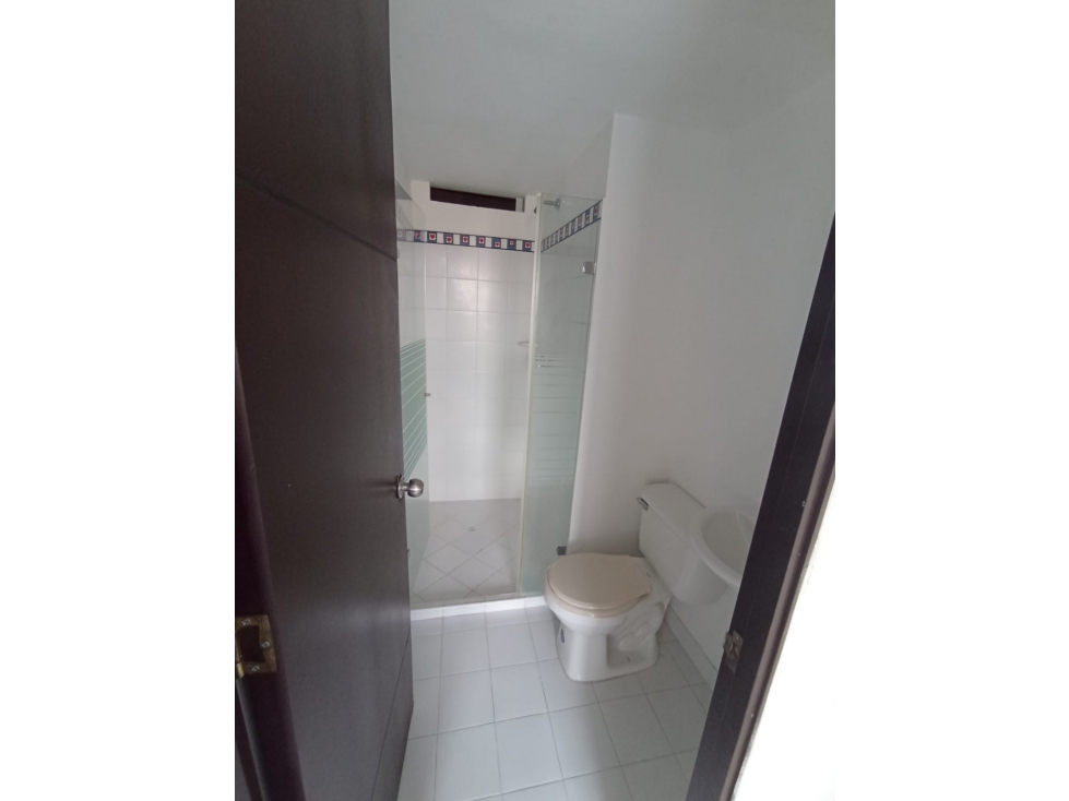 VENTA APARTAMENTO 4 PISO BARRIO LAS GRANJAS CALI unidad con piscina — foto 6