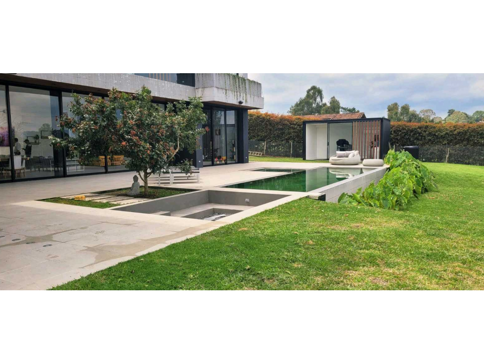 CASA DE LUJO EN VENTA UNIDAD CERRADA LLANOGRANDE RIONEGRO — foto 2