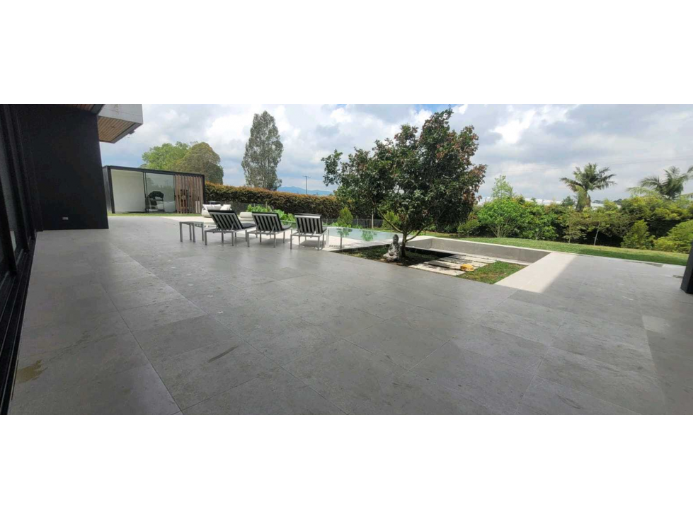 CASA DE LUJO EN VENTA UNIDAD CERRADA LLANOGRANDE RIONEGRO — foto 3