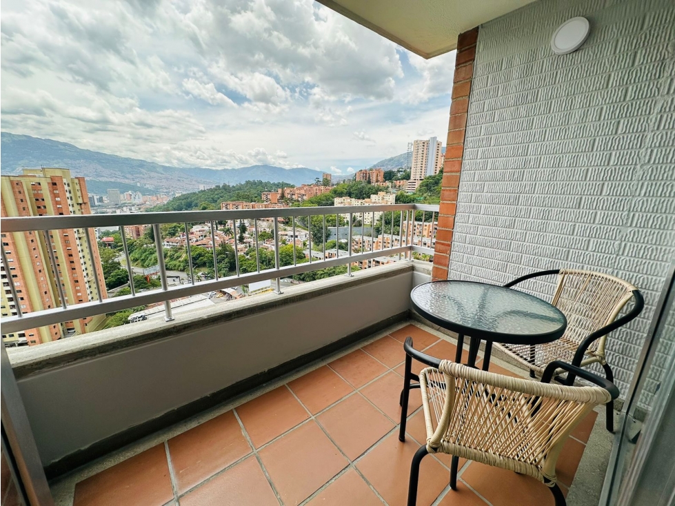Amplio Apartamento Amoblado En El Poblado- San Julian