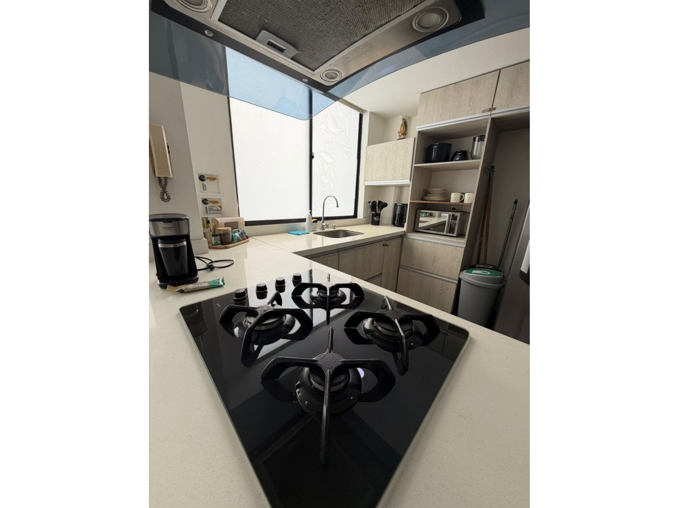 Apartamento amoblado en El Poblado Loma del Indio — foto 2