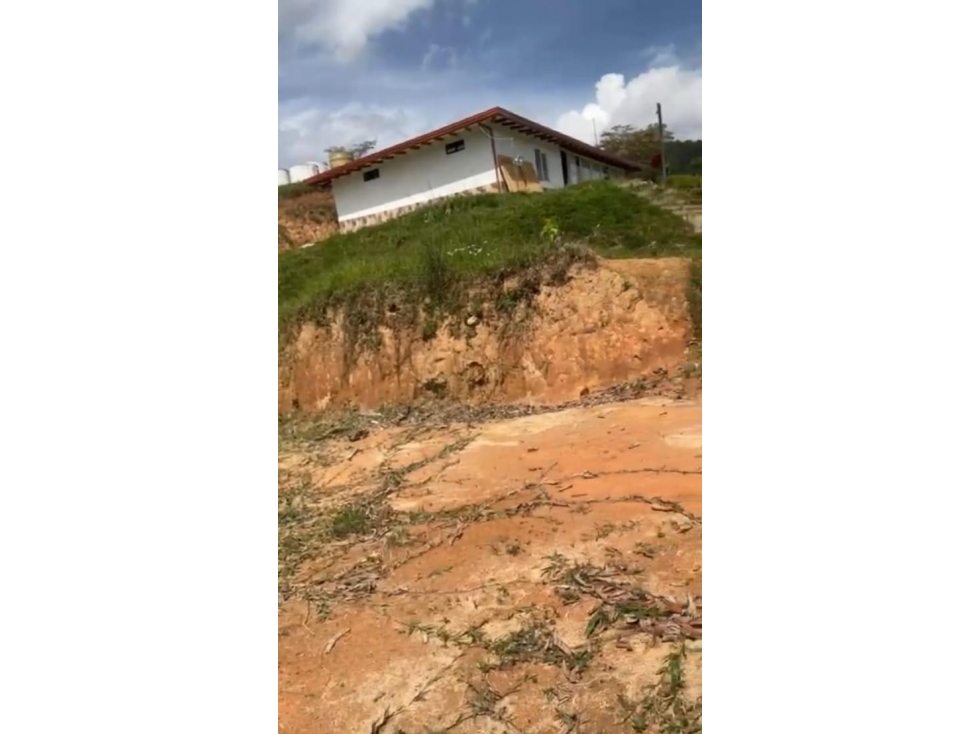 Se Vende Casa y lote en Barbosa en la Vereda Vallecitos