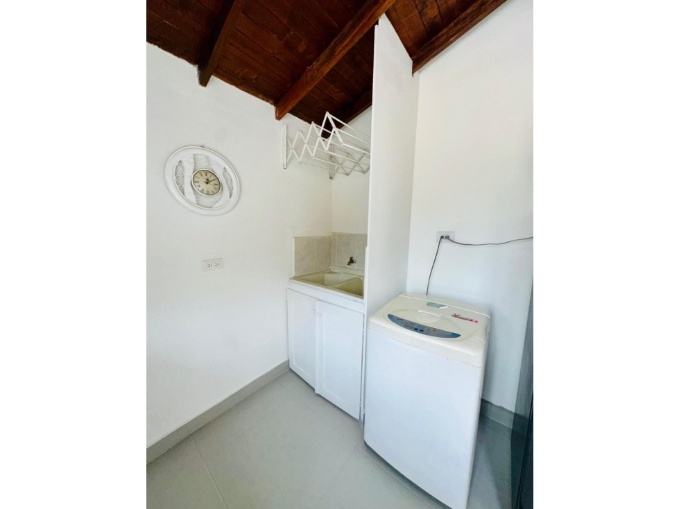 Apartaestudio Amoblado en Arriendo Envigado — foto 2
