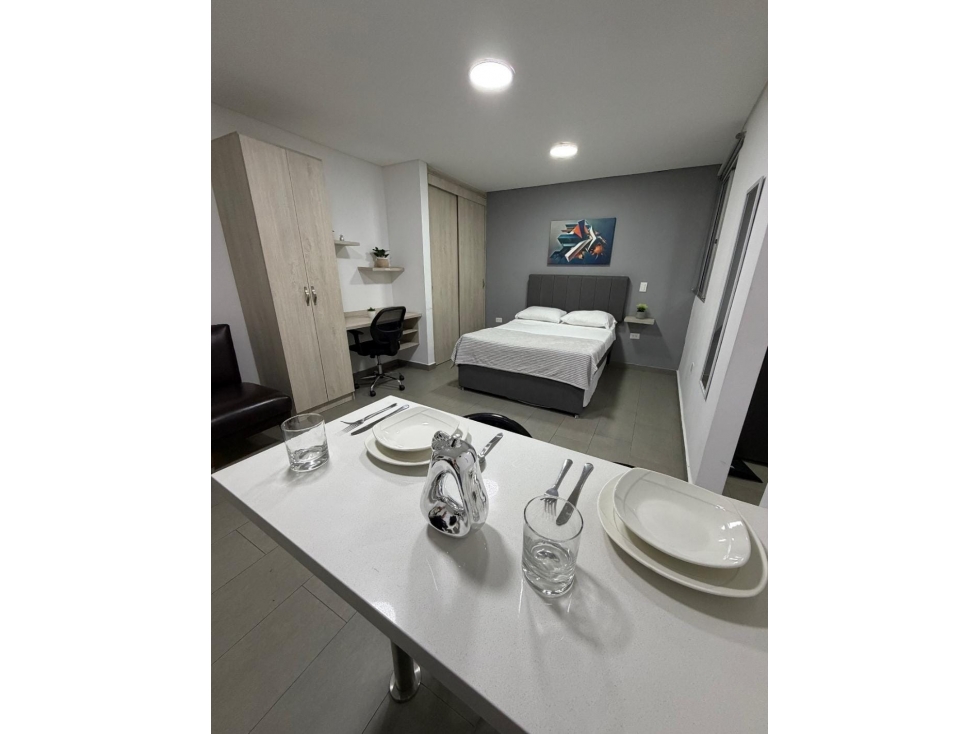 APARTAESTUDIO TIPO LOFT AMOBLADO LAURELES