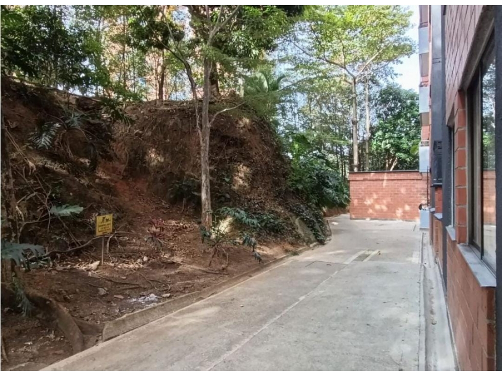 Apartamento en Venta Loma de los Bernal — foto 2