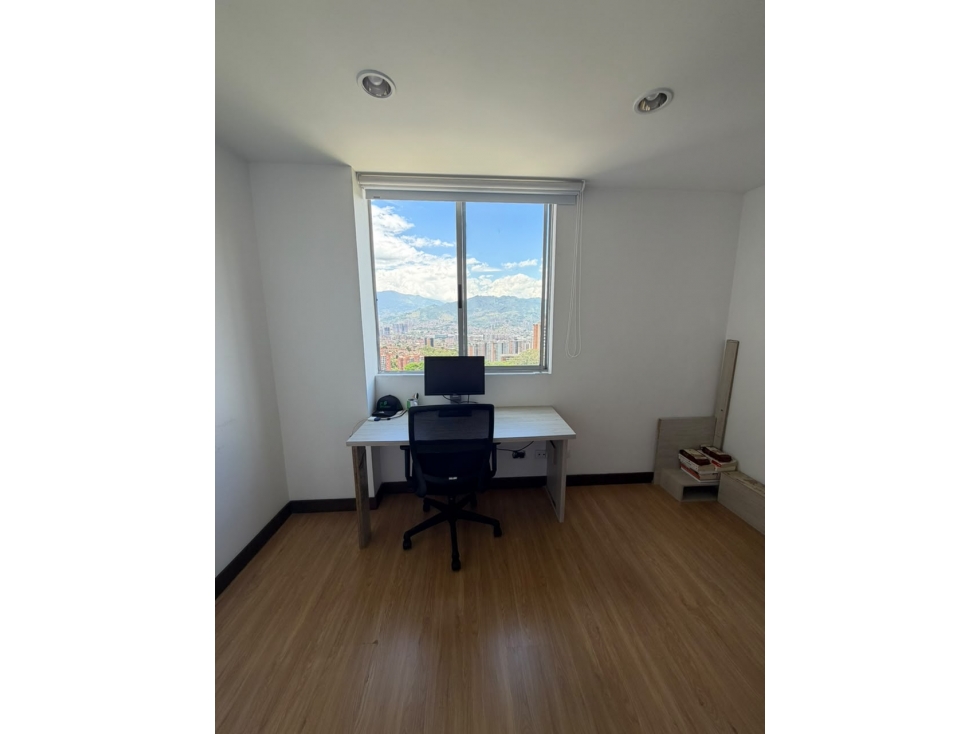 APARTAMENTO EN ALQUILER LOMA EL ESMERALDAL ENVIGADO — foto 2