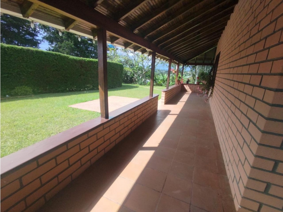 Venta de espectacular finca en Rionegro con piscina y árboles frutales — foto 3