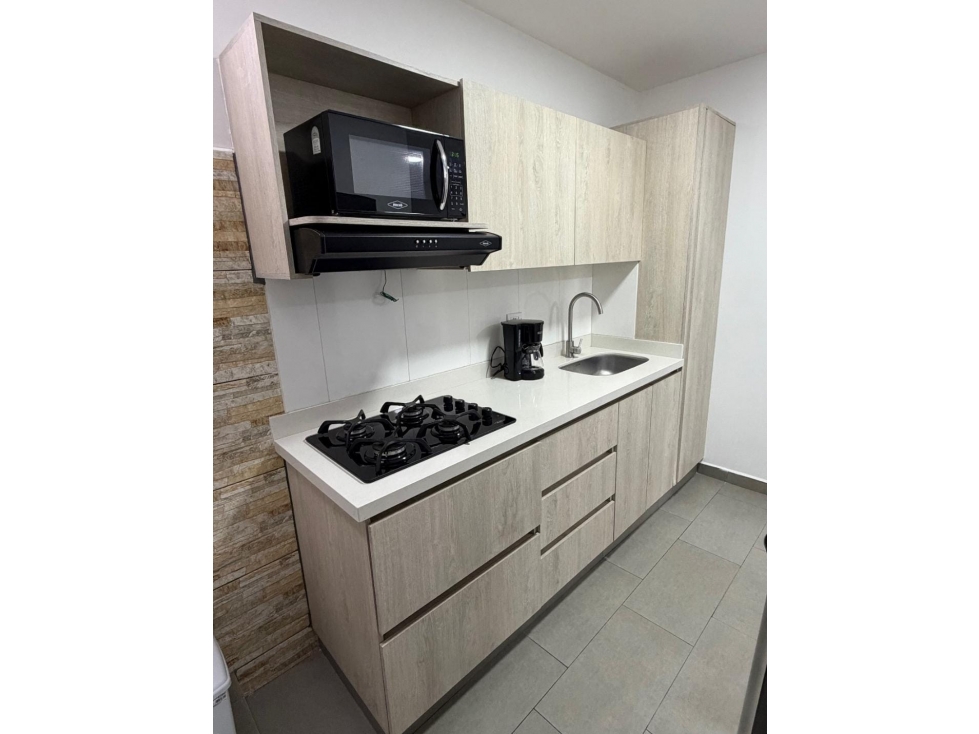APARTAESTUDIO TIPO LOFT AMOBLADO LAURELES — foto 2