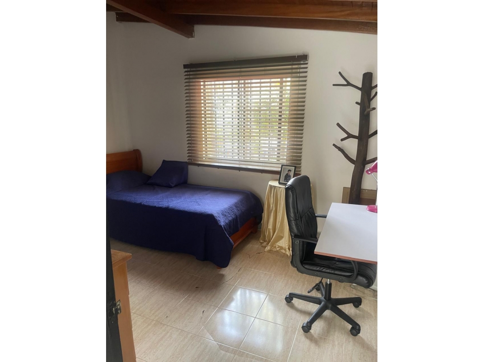 CASA ESQUINERA EN UNIDAD CERRADA SABANETA — foto 2
