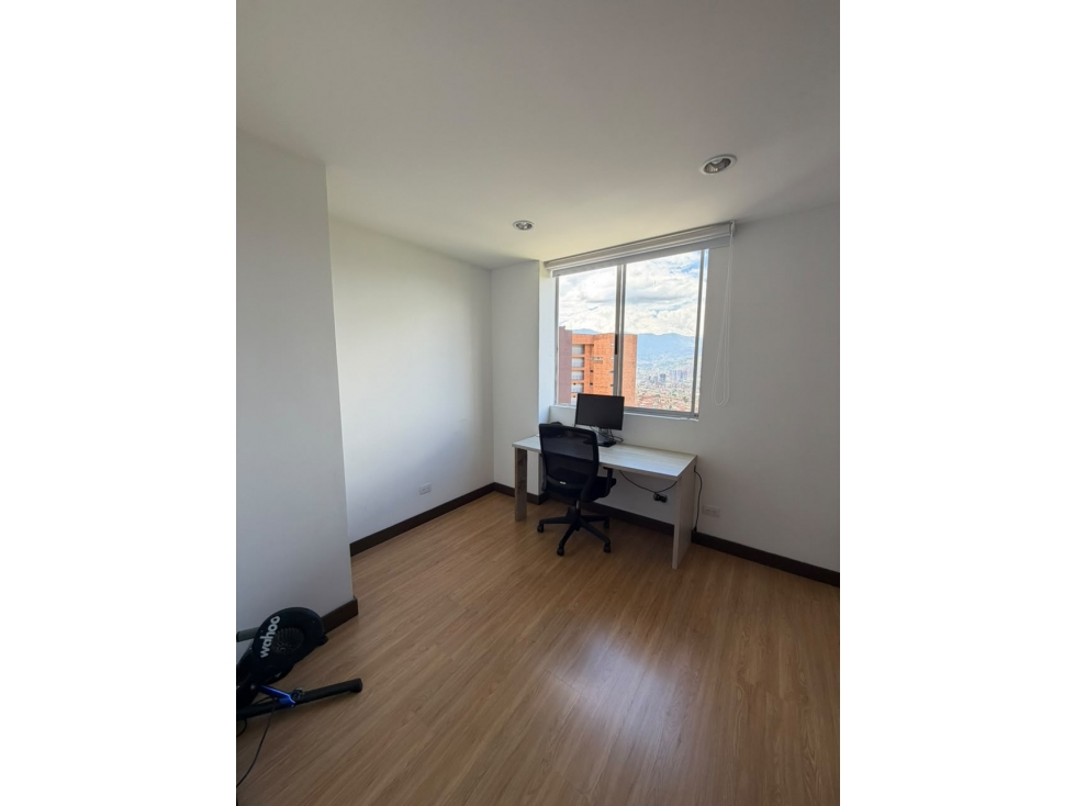 APARTAMENTO EN ALQUILER LOMA EL ESMERALDAL ENVIGADO — foto 3