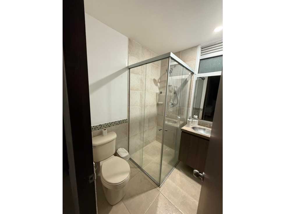 Comodo Apartamento En El Poblado Castropol — foto 4
