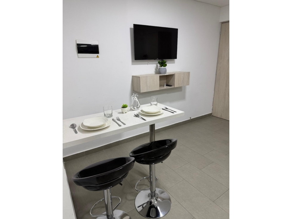 APARTAESTUDIO TIPO LOFT AMOBLADO LAURELES — foto 3