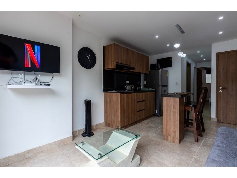 APARTAESTUDIO AMOBLADO EN LAURELES MEDELLÍN — foto 4