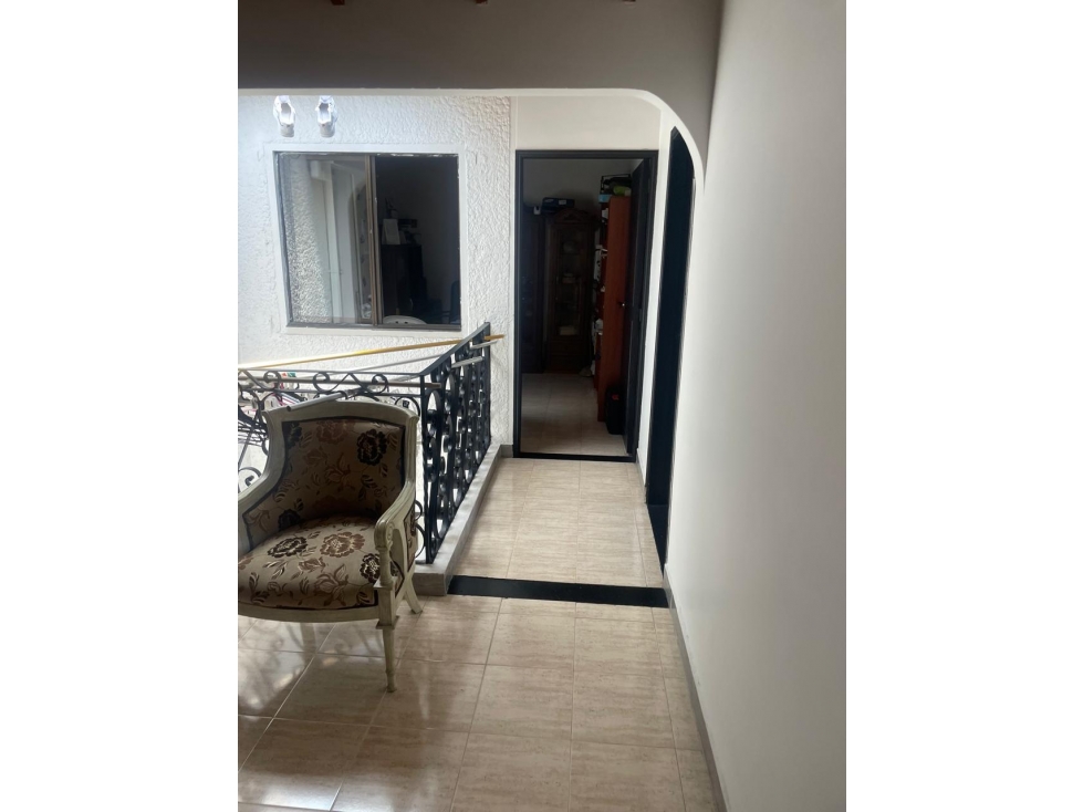 CASA ESQUINERA EN UNIDAD CERRADA SABANETA — foto 3