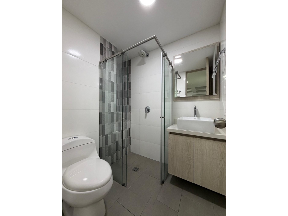 APARTAESTUDIO TIPO LOFT AMOBLADO LAURELES — foto 4