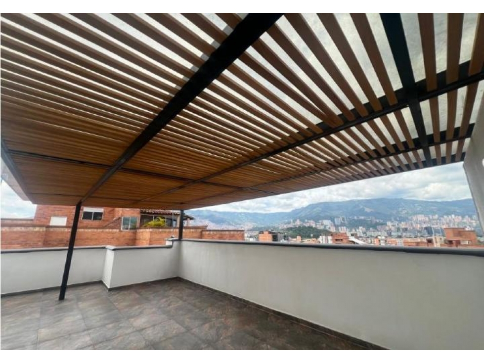 PENTHOUSE DUPLEX EN EL CORAZON DE LAURELES