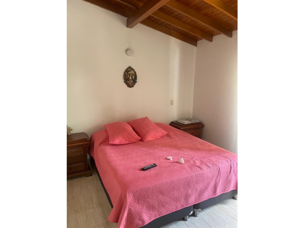 CASA ESQUINERA EN UNIDAD CERRADA SABANETA — foto 5