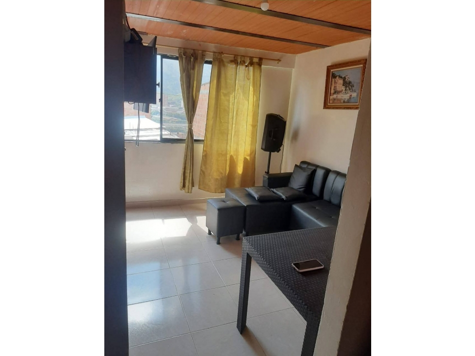 CASA DE DOS PISOS EN VENTA LA GABRIELA, BELLO