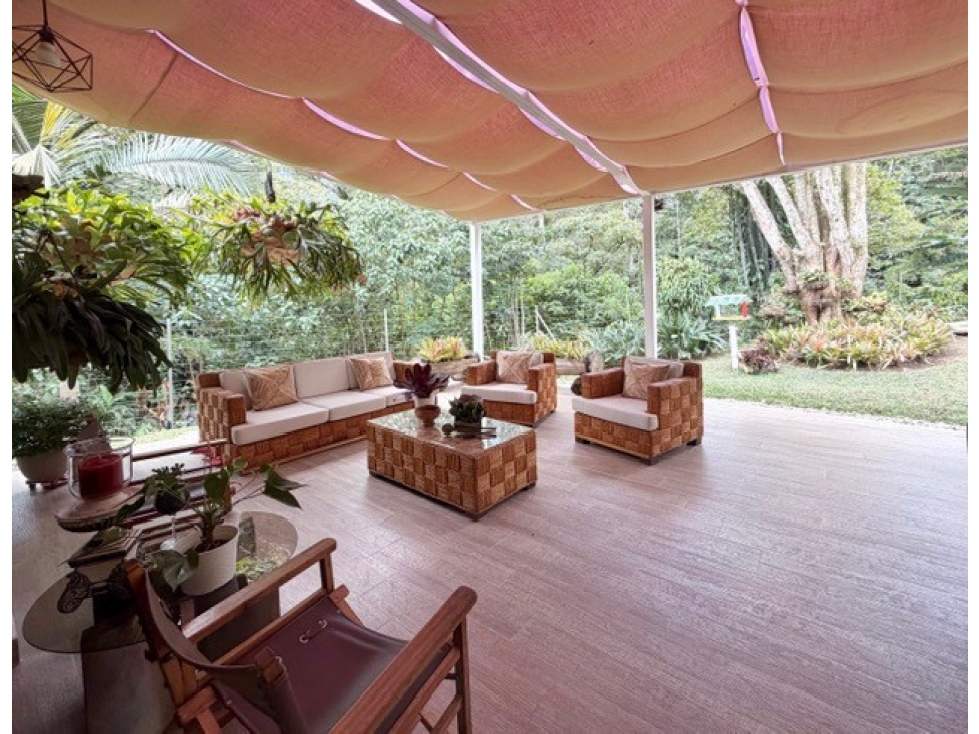 CASA CAMPESTRE EN VENTA EN ENVIGADO EN LA LOMA EL ESCOBERO
