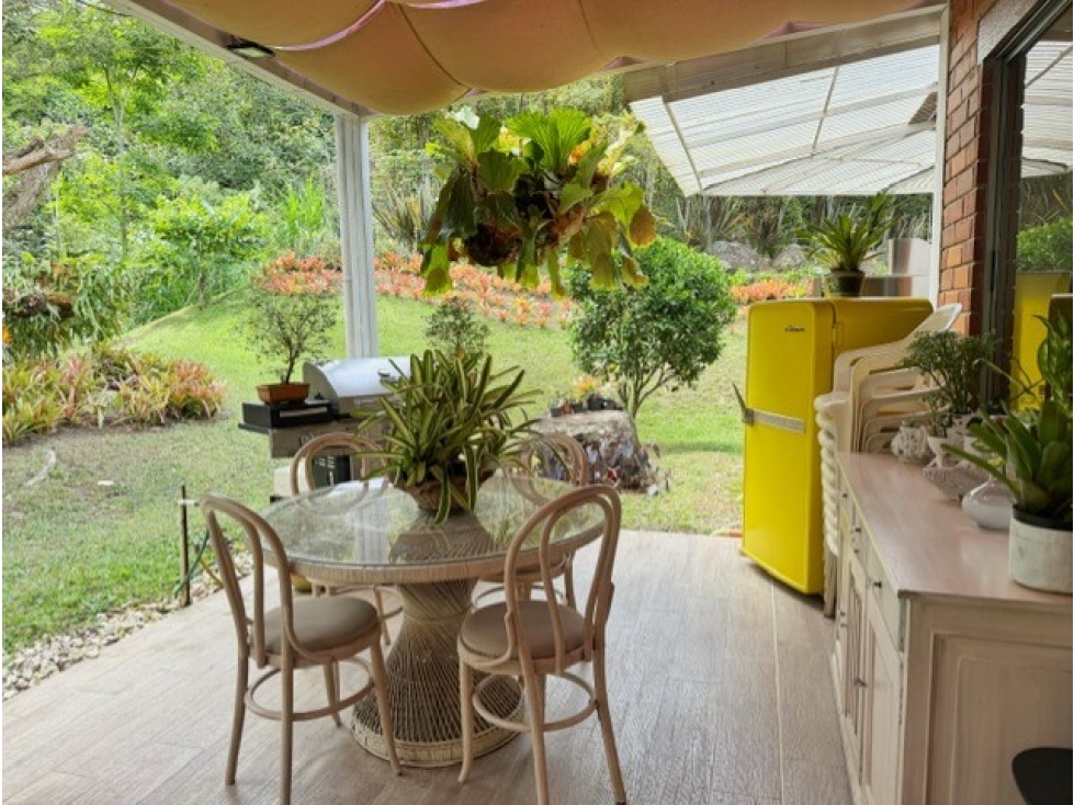 CASA CAMPESTRE EN VENTA EN ENVIGADO EN LA LOMA EL ESCOBERO — foto 3