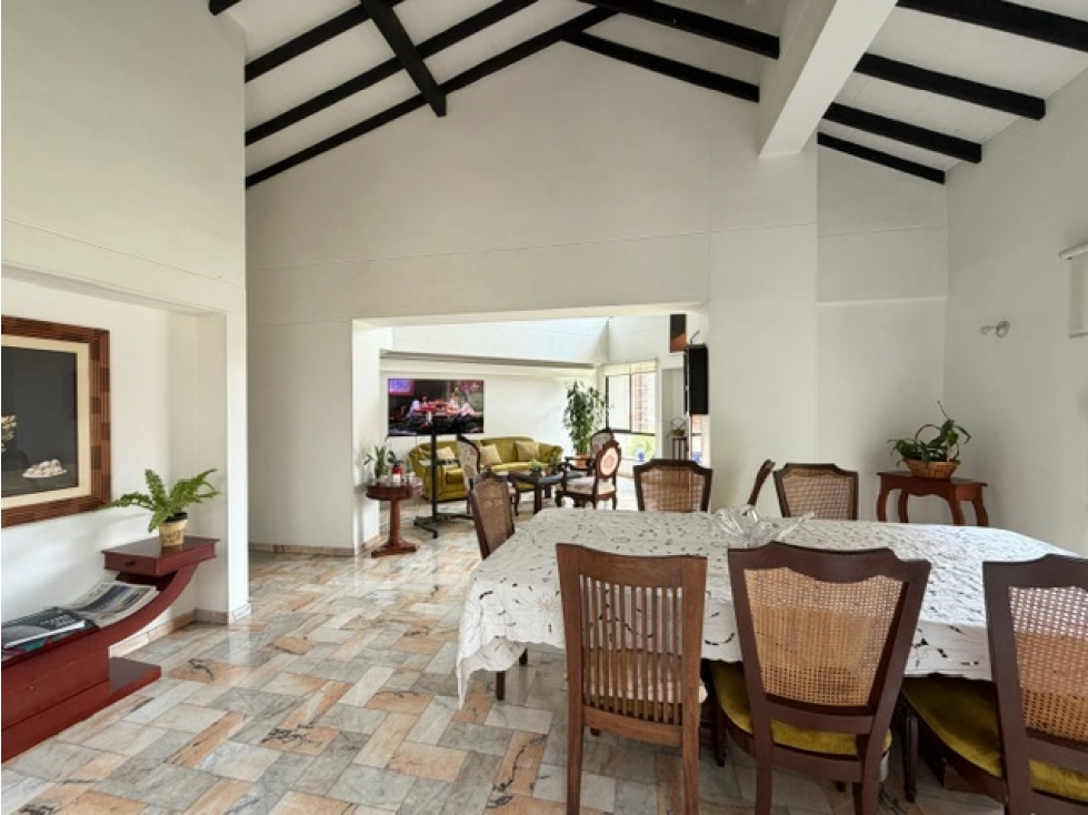 APARTAMENTO PARA LA VENTA EN LAURELES AVENIDA NUTIBARA, MEDELLIN
