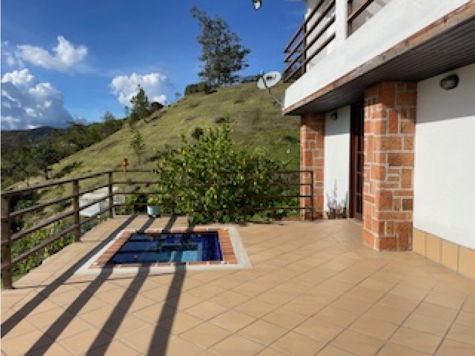 vendo finca en Marinilla (Antioquia), Paraje Llanadas. — foto 2