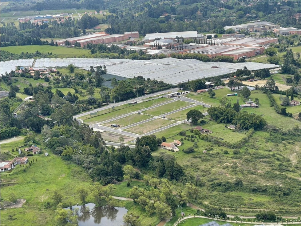 LOTE COMERCIAL PARA LA VENTA EN PARQUE EMPRESARIAL RIONEGRO, MEDELLIN — foto 2