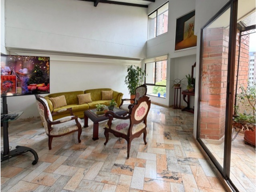 APARTAMENTO PARA LA VENTA EN LAURELES AVENIDA NUTIBARA, MEDELLIN — foto 3