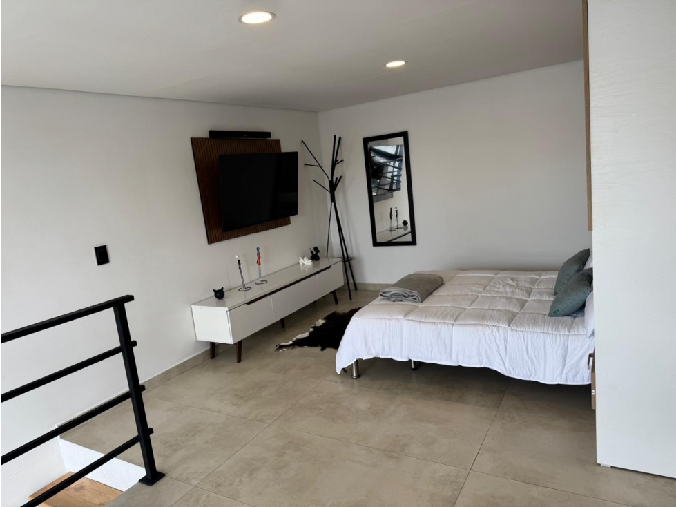 DUPLEX PARA LA VENTA EN LAURELES CON PERMISO DE RENTAS CORTAS
