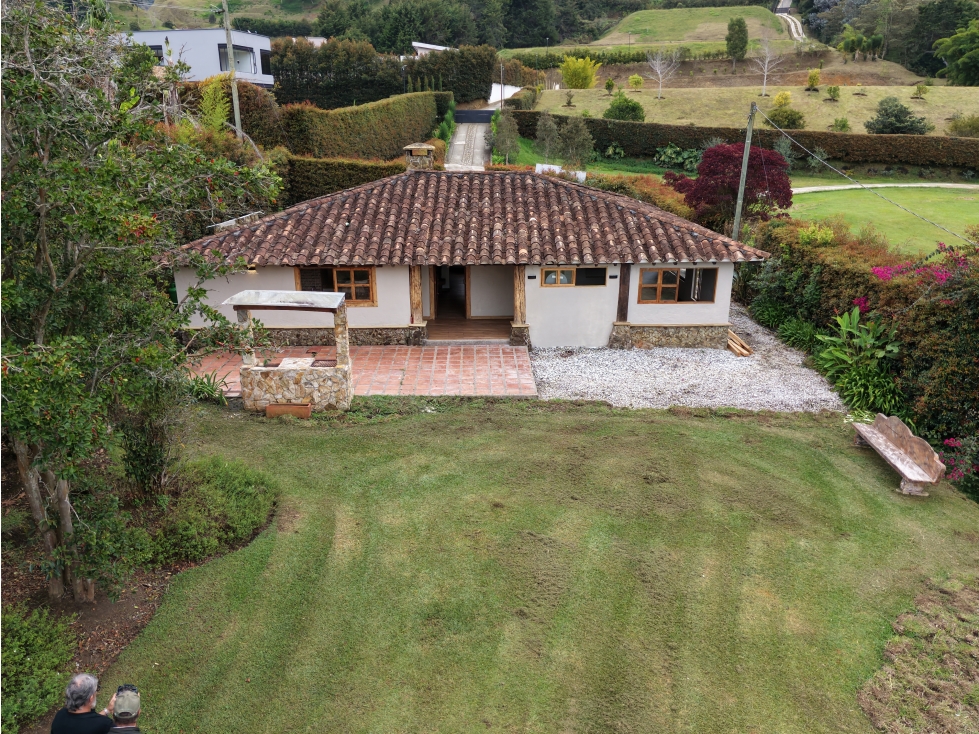 CASA PARA ARRENDAR EN LLANOGRANDE SECTOR PONTESUELA - 1