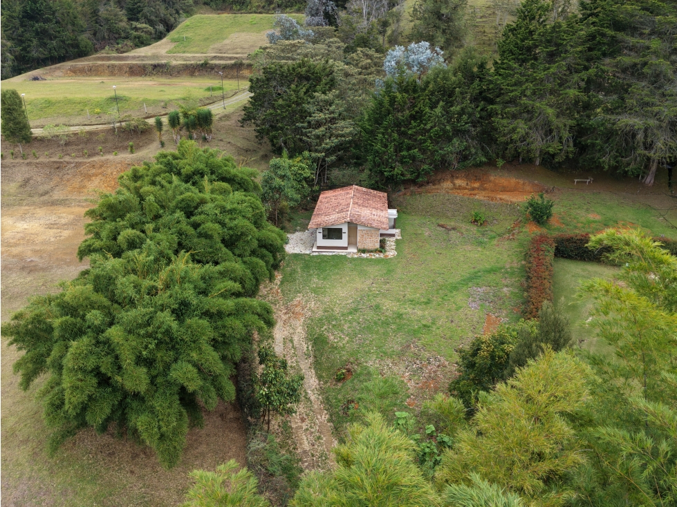 CASA PARA ARRENDAR EN LLANOGRANDE SECTOR PONTESUELA - 1