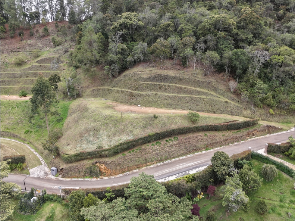 LOTE PARA LA VENTA EN EL RETIRO - 2