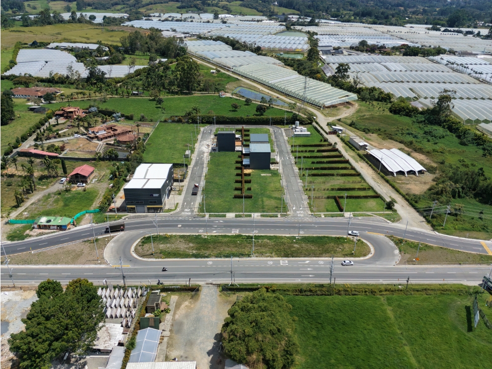 LOTE EN PARA LA VENTA EN LA CEJA EN EL CENTRO EMPRESARIAL CAPIRO