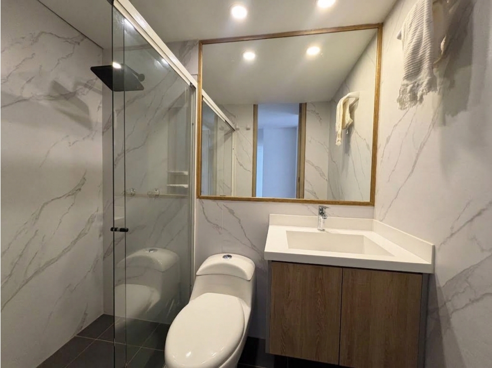 APARTAMENTO PARA VENTA POBLADO (CERCA AL C.C. TESORO — foto 2