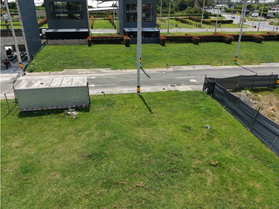 LOTE EN PARA LA VENTA EN LA CEJA EN EL CENTRO EMPRESARIAL CAPIRO - 6