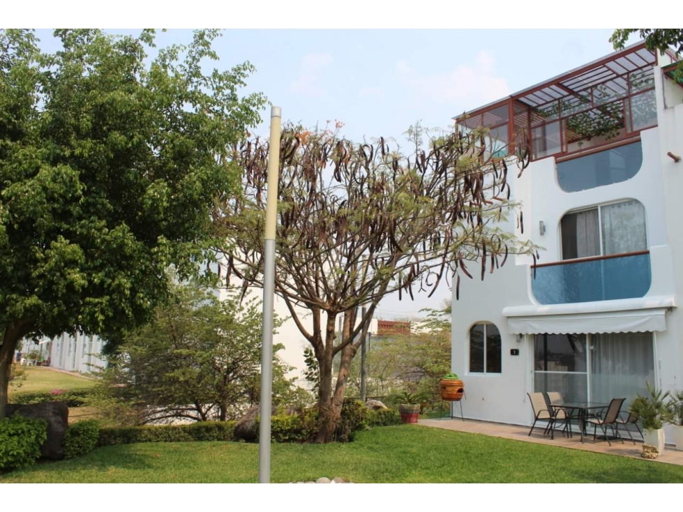 CASA EN CONDOMINIO EN VENTA A ORILLA DEL LAGO "ANDY" - 2