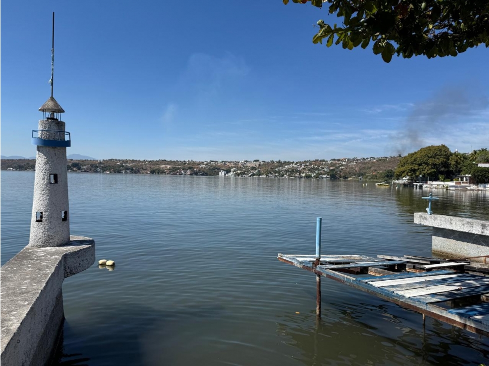 CASA EN RENTA A ORILLA DEL LAGO TEQUES MC. - 2