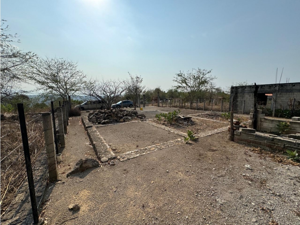 TERRENO EN VENTA CON VISTA AL LAGO "BEL." - 4
