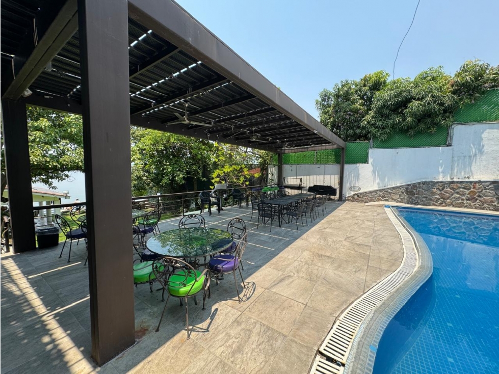 CASA EN VENTA A ORILLA DEL LAGO "FP" - 4